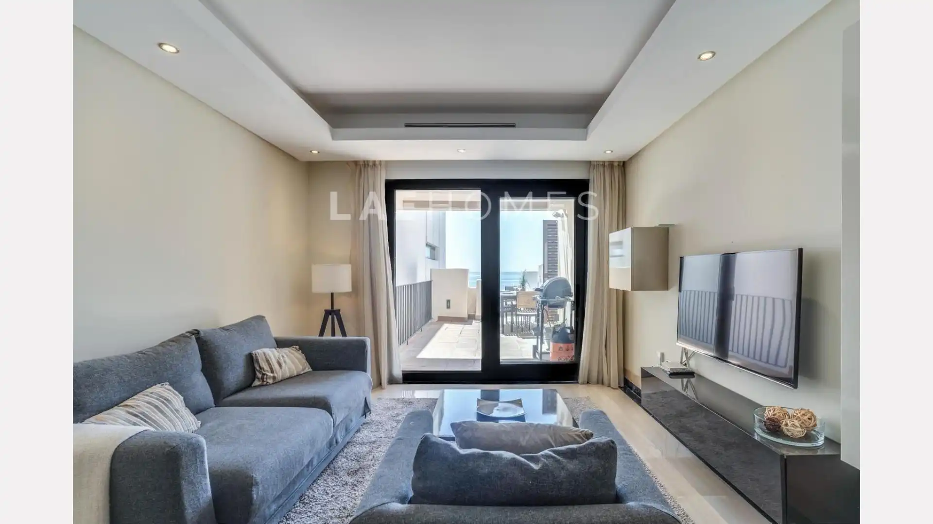 Wohnzimmer von Dachboden zum Verkauf in Estepona mit Privatgarten, Terrasse und Abstellraum