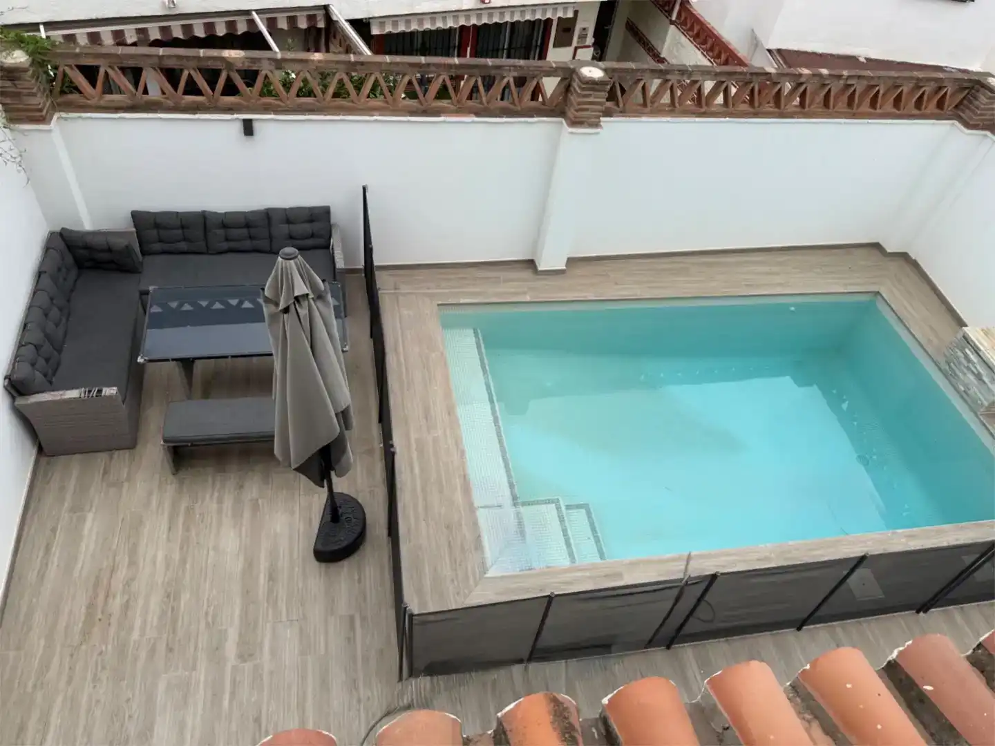 Piscina de Pis en venda en Marbella amb Aire condicionat, Piscina i Balcó