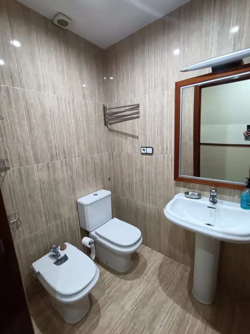 Badezimmer von Wohnung zur Miete in Jaén mit Klimaanlage, Terrasse und Möbliert