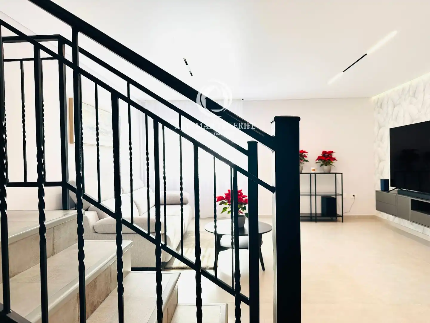 Detached homes for sale in Adeje  with Air Conditioner, Private garden and Terrace