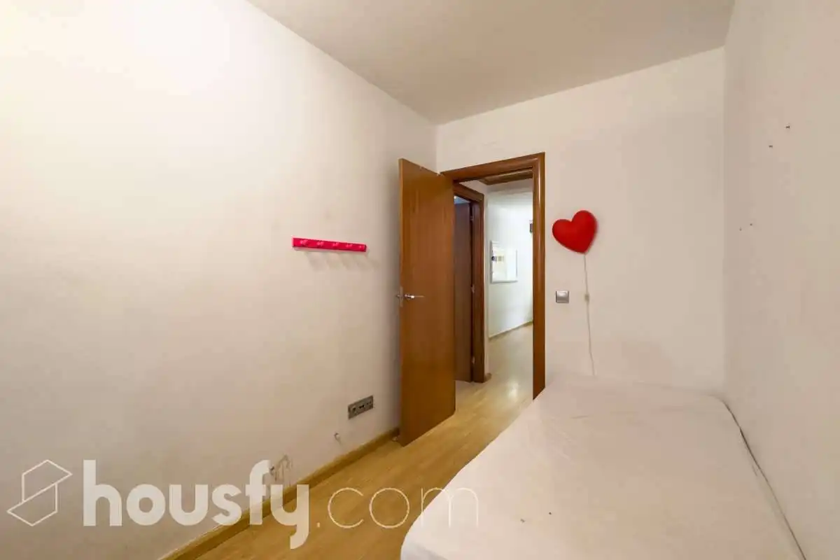 Schlafzimmer von Erdgeschoss zum Verkauf in Barcelona mit Klimaanlage, Heizung und Privatgarten