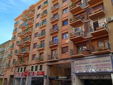 Wohnung mit Aufzug zum Verkauf in Calle de la Reina Fabiola 23