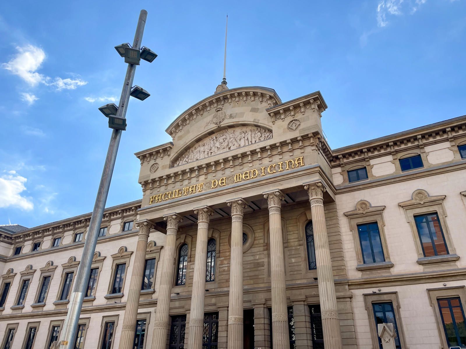 Vista exterior de Local en venda en  Barcelona Capital