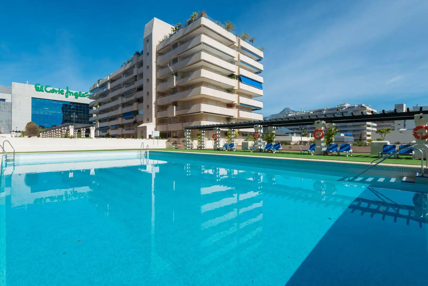 Mini appartamento con piscina in vendita a Calle Ramón Areces, Marbella, Spain Marina Banús 2, imagen 35