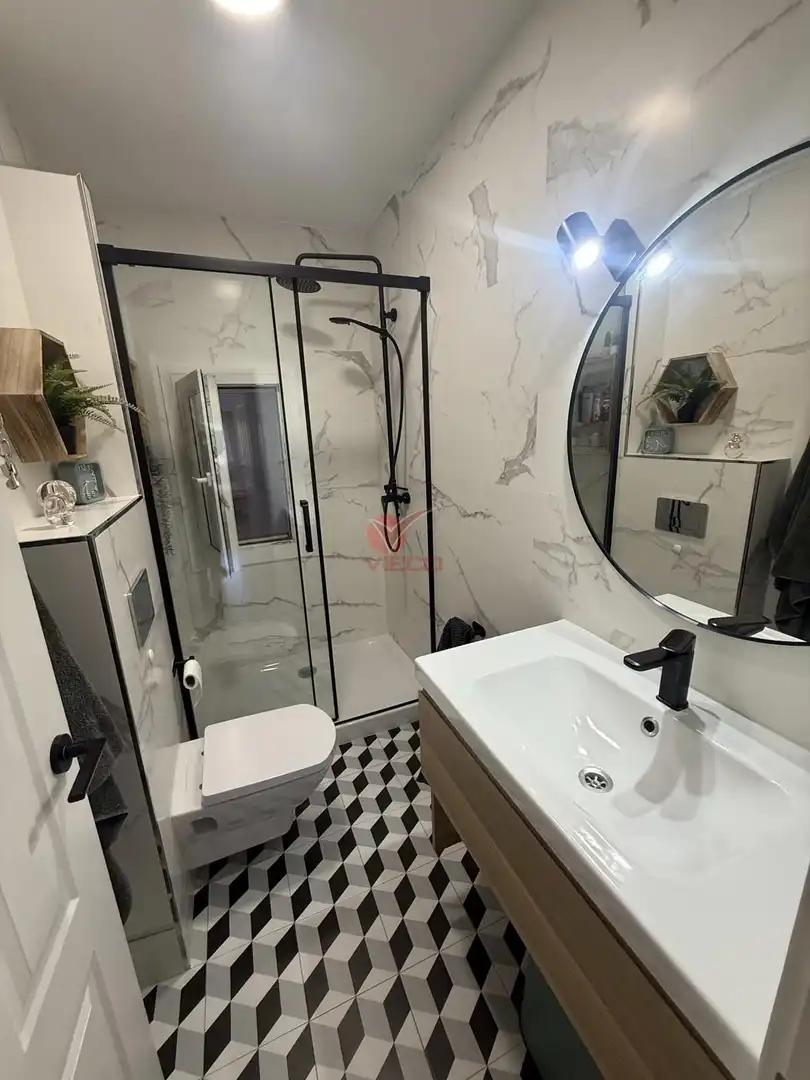 Bathroom of Flat for sale in Cuenca  with Heating, Terrace and Furnished