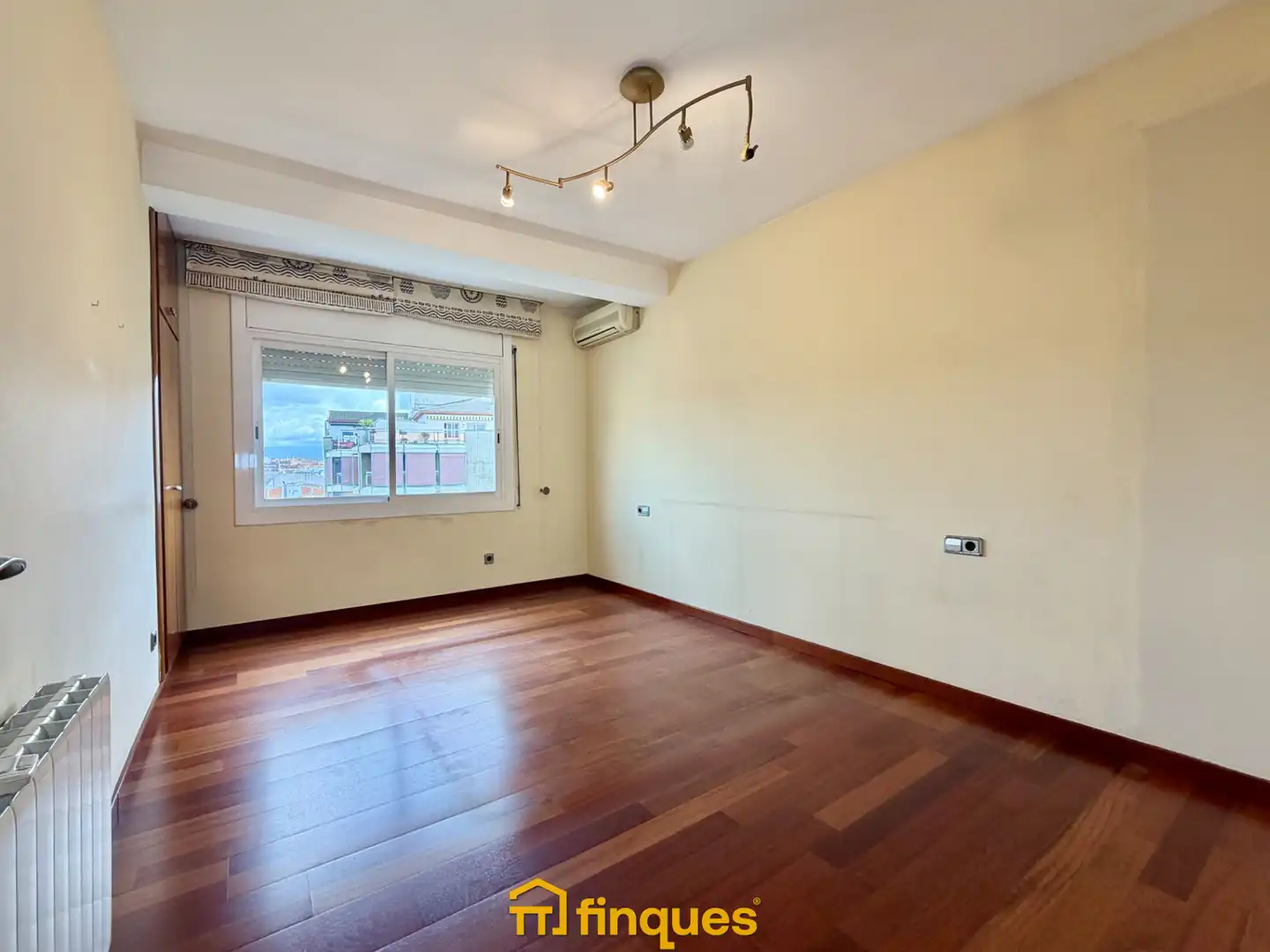Habitación de Piso en venta en Mollet del Vallès con Aire acondicionado, Calefacción y Parquet