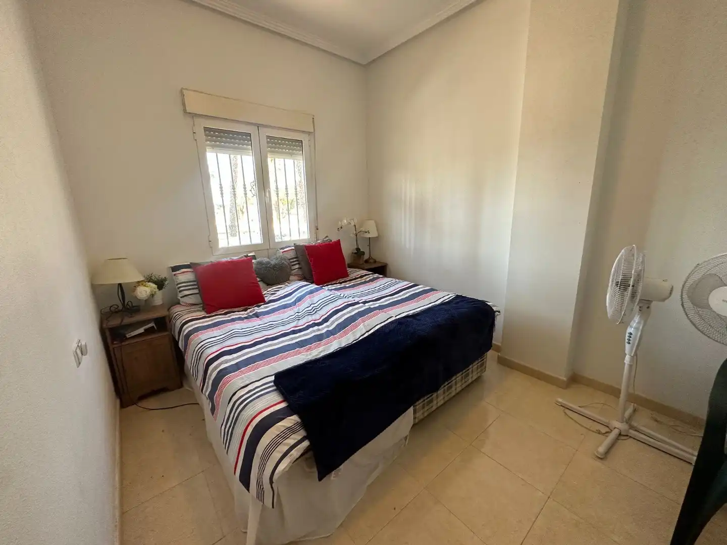 Dormitori de Apartament en venda en Jacarilla amb Moblat i Balcó
