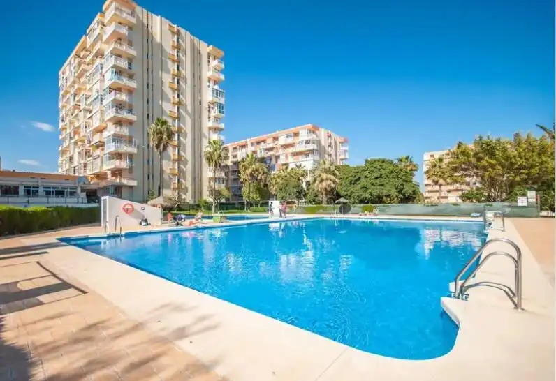 Schwimmbecken von Erdgeschoss zum Verkauf in Benalmádena mit Privatgarten, Terrasse und Schwimmbad