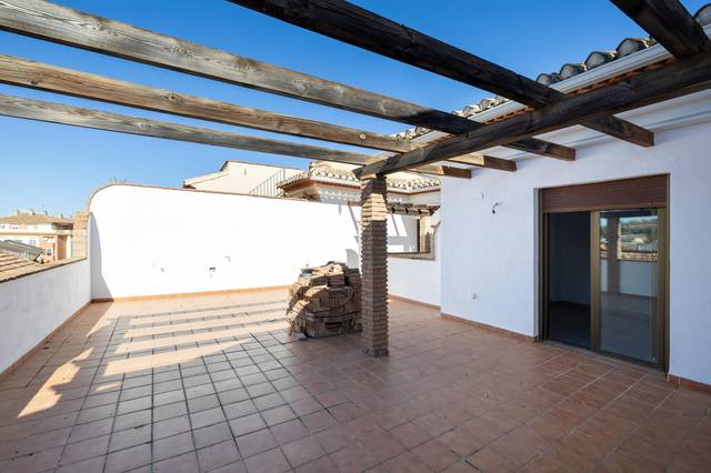 Ático en Venta en  Calle Moral en Ogíjares