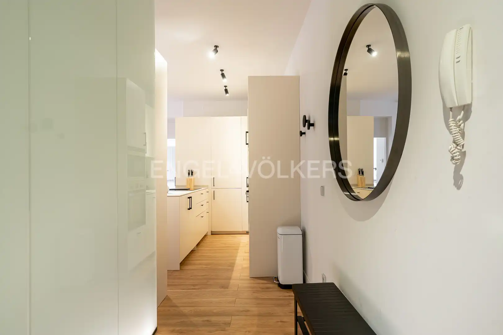Flat for rent in Madrid  with Air Conditioner, Heating and Furnished