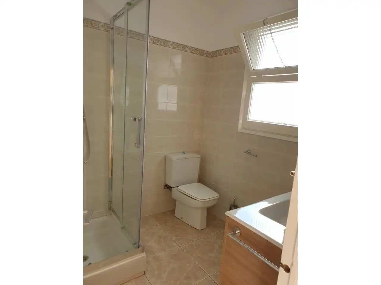 Baño de Edificio en venta en Girona