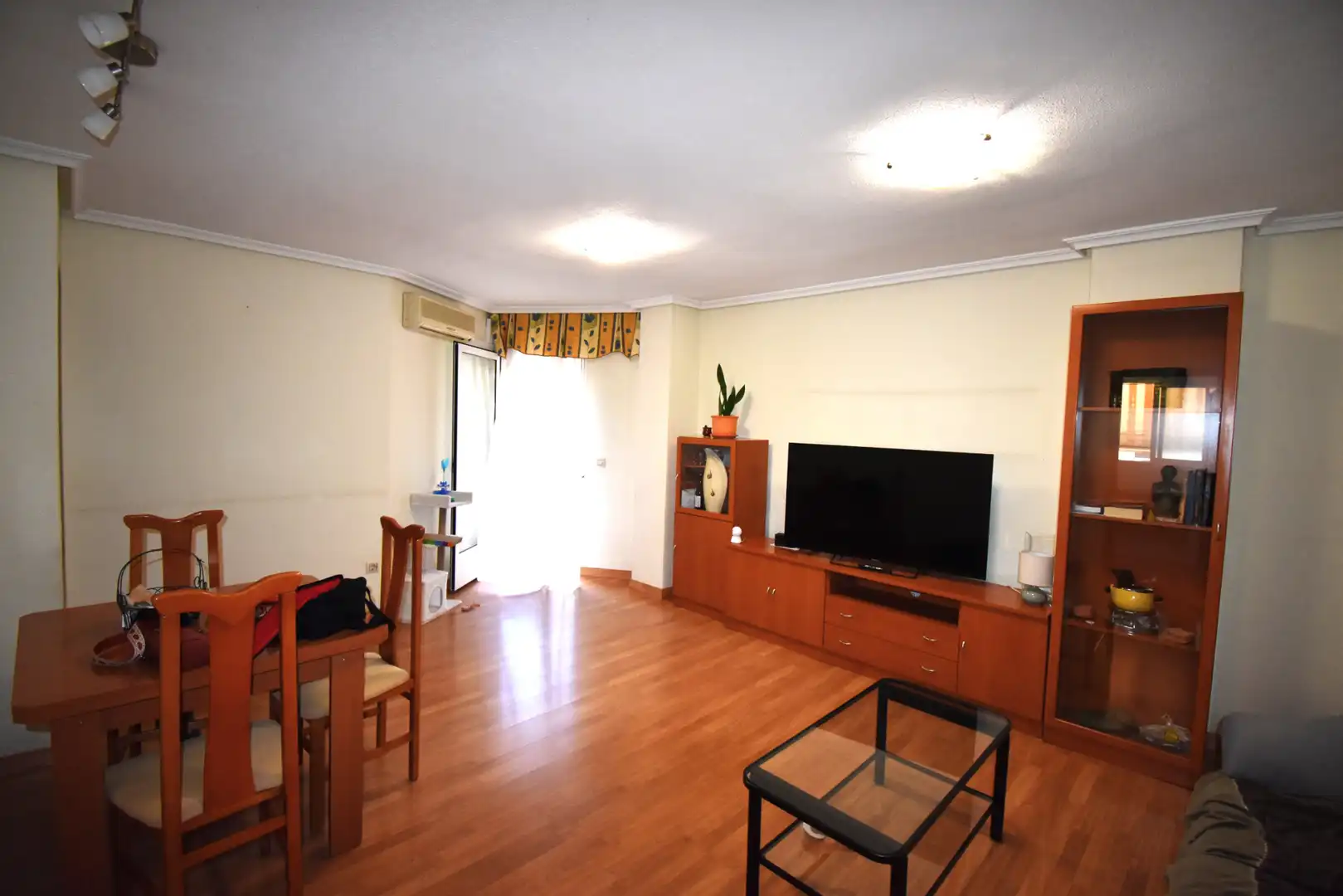Sala d'estar de Pis de lloguer en San Vicente del Raspeig / Sant Vicent del Raspeig amb Aire condicionat, Parquet i Moblat