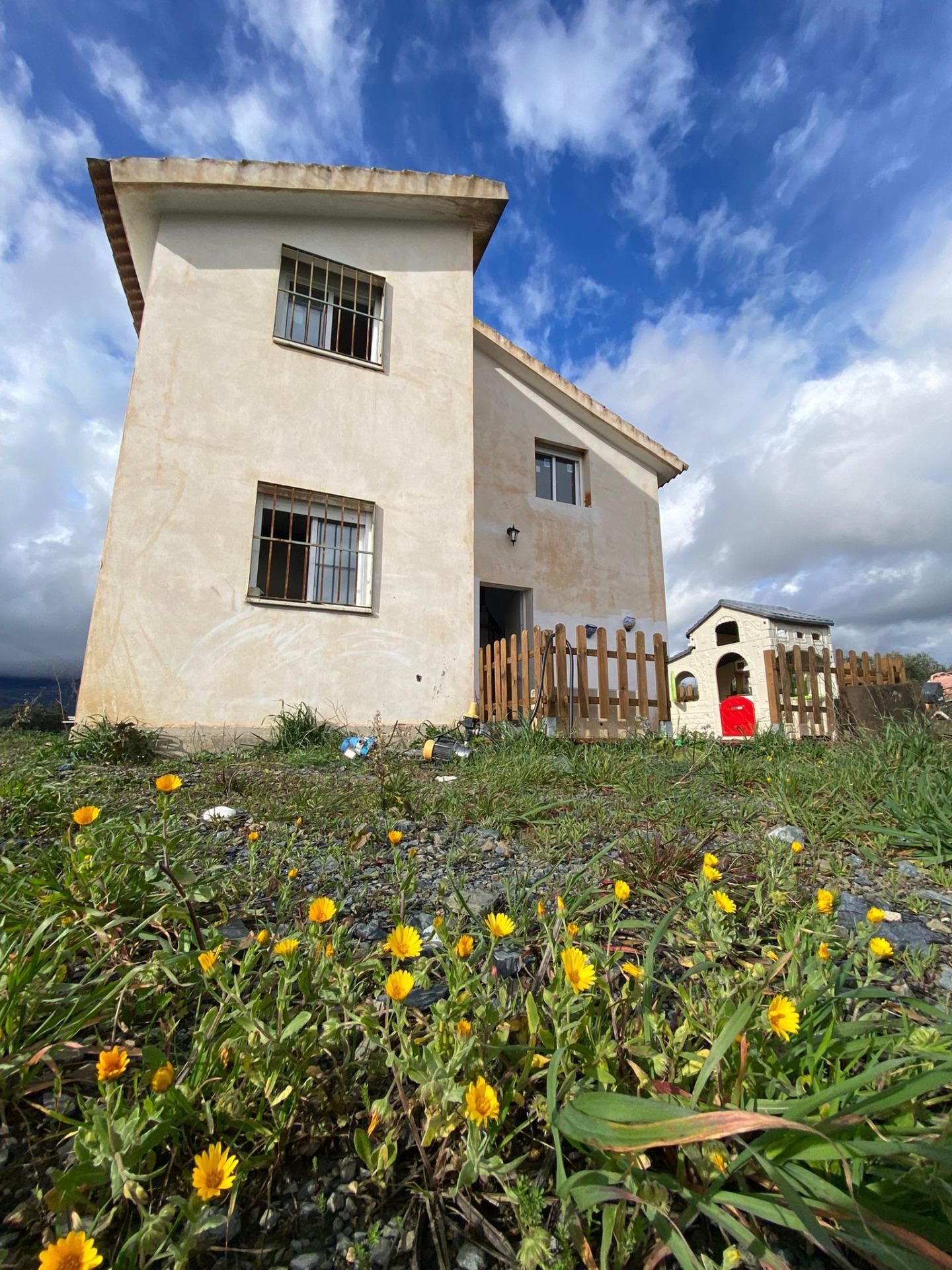 Außenansicht von Country house zum Verkauf in Riogordo