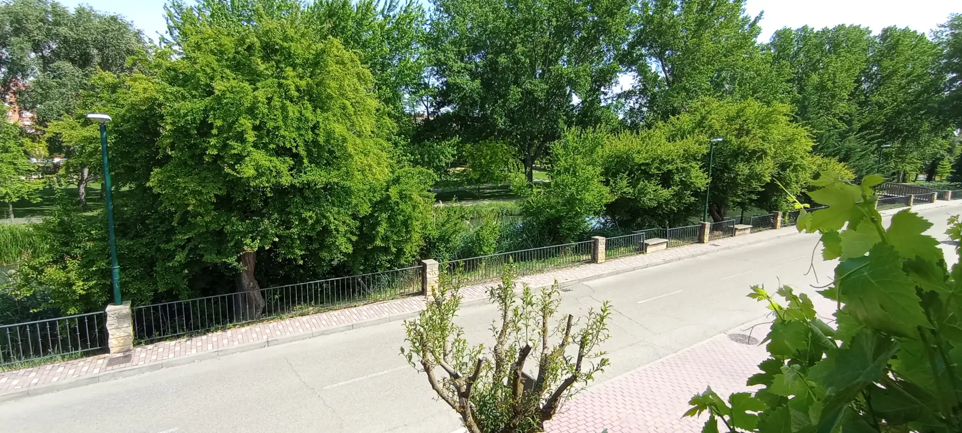 Vista exterior de Casa o xalet en venda en Valladolid amb Aire condicionat, Calefacció i Jardí privat