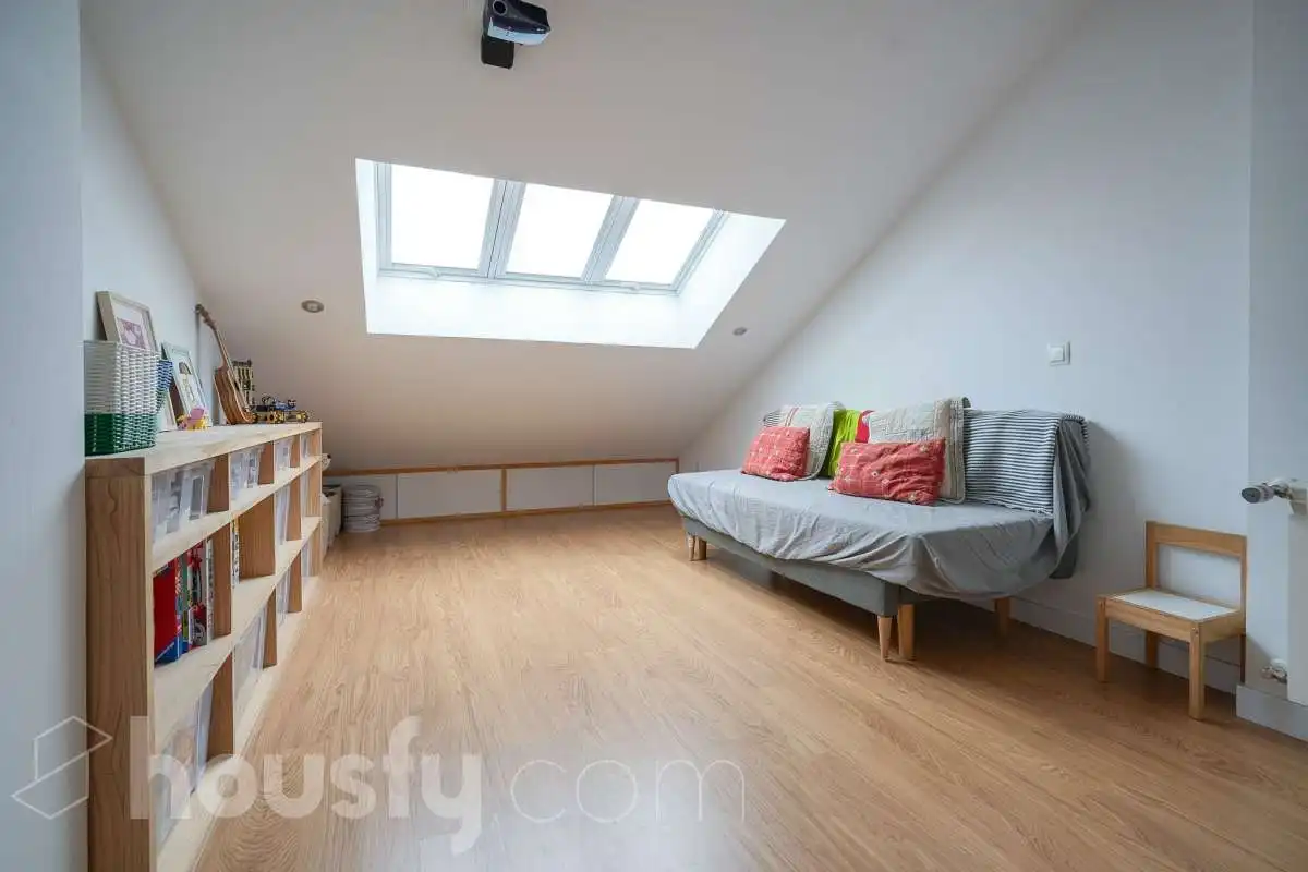 Schlafzimmer von Einfamilien-Reihenhaus zum Verkauf in San Sebastián de los Reyes mit Klimaanlage, Heizung und Terrasse
