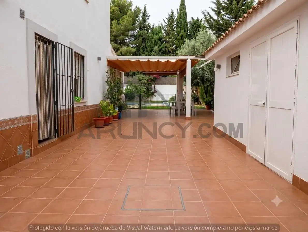 Terraza de Casa adosada en venta en Alcalá de Guadaira con Aire acondicionado, Calefacción y Jardín privado