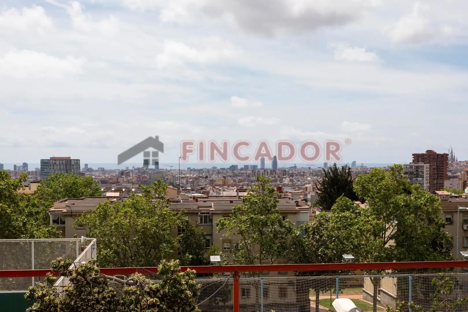 Vista exterior de Piso en venta en Barcelona con Balcón