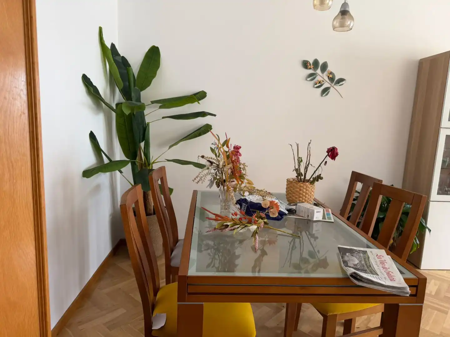 Comedor de Piso de alquiler en A Coruña Capital  con Calefacción, Parquet y Amueblado