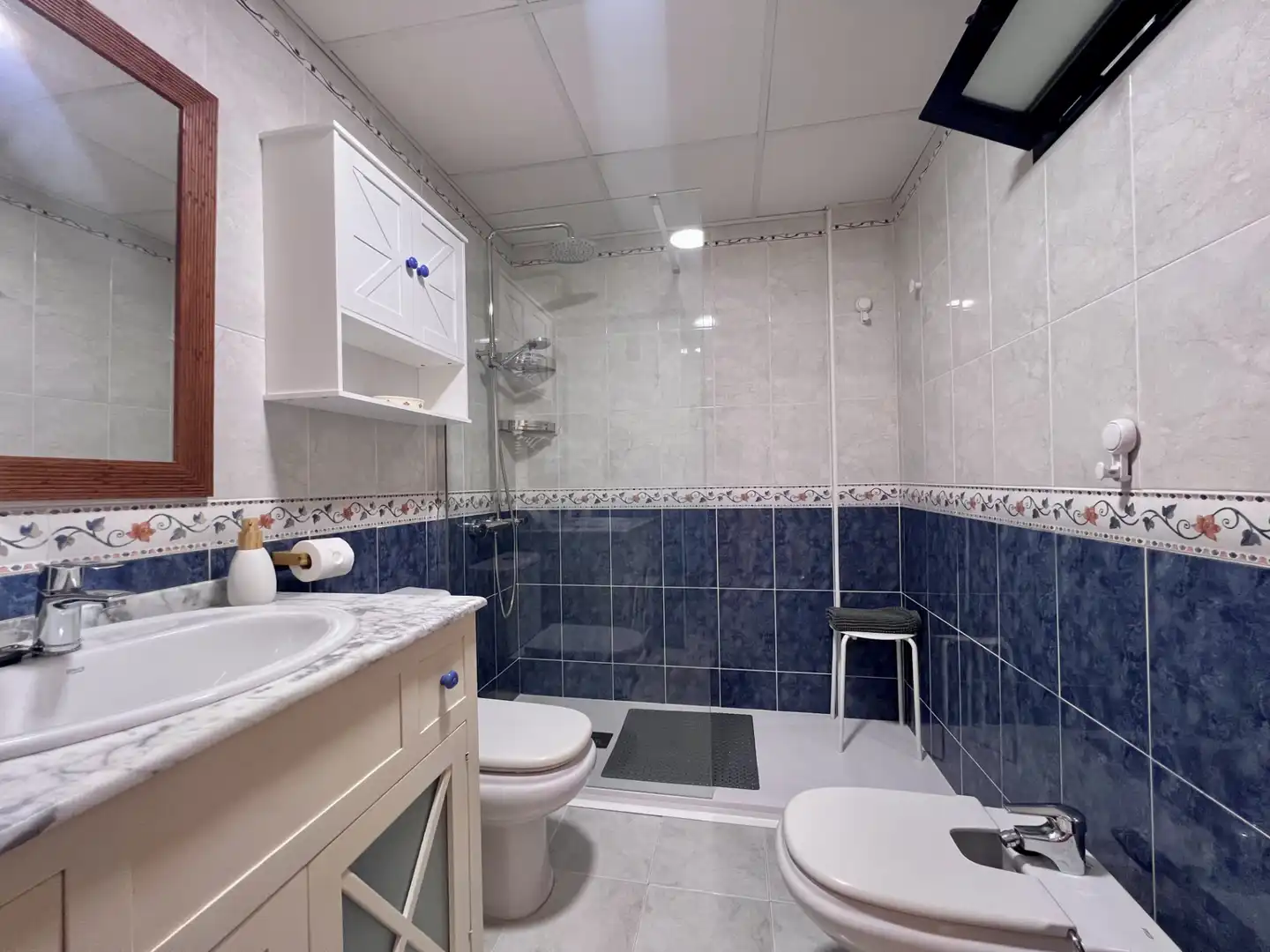 Bathroom of Flat for rent in Villajoyosa / La Vila Joiosa  with Air Conditioner, Private garden and Terrace