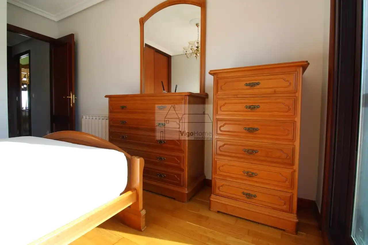 Bedroom of Flat for rent in Vigo   with Heating, Storage room and Furnished