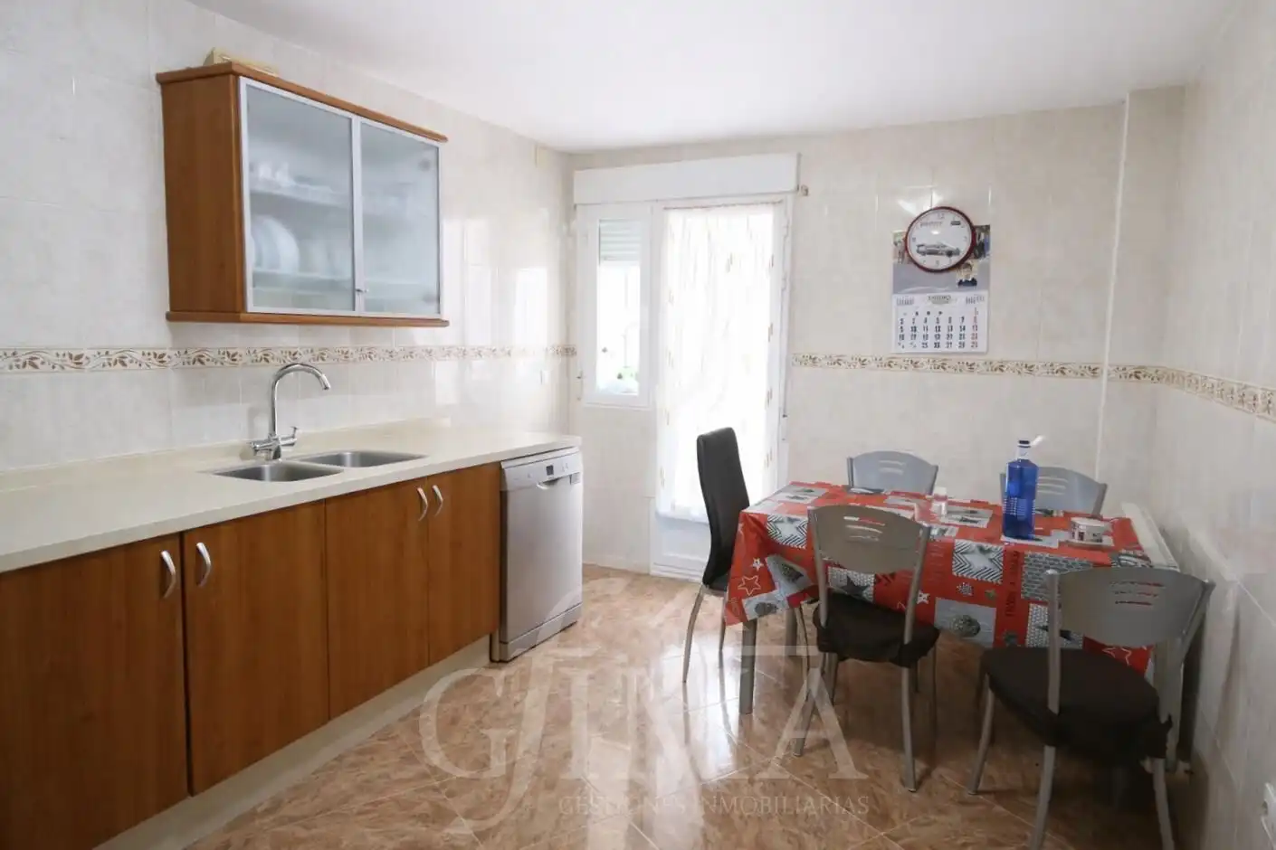 Cuina de Casa o xalet en venda en Tomelloso amb Aire condicionat, Calefacció i Terrassa