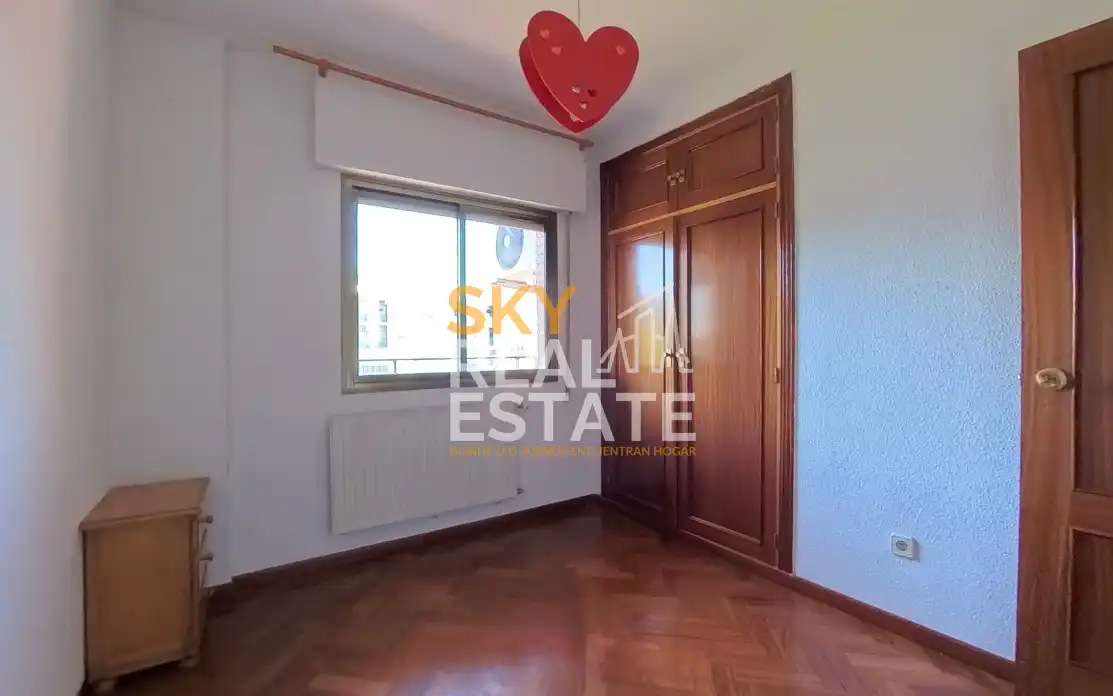Bedroom of Flat for sale in Fuenlabrada  with Air Conditioner, Furnished and Balcony