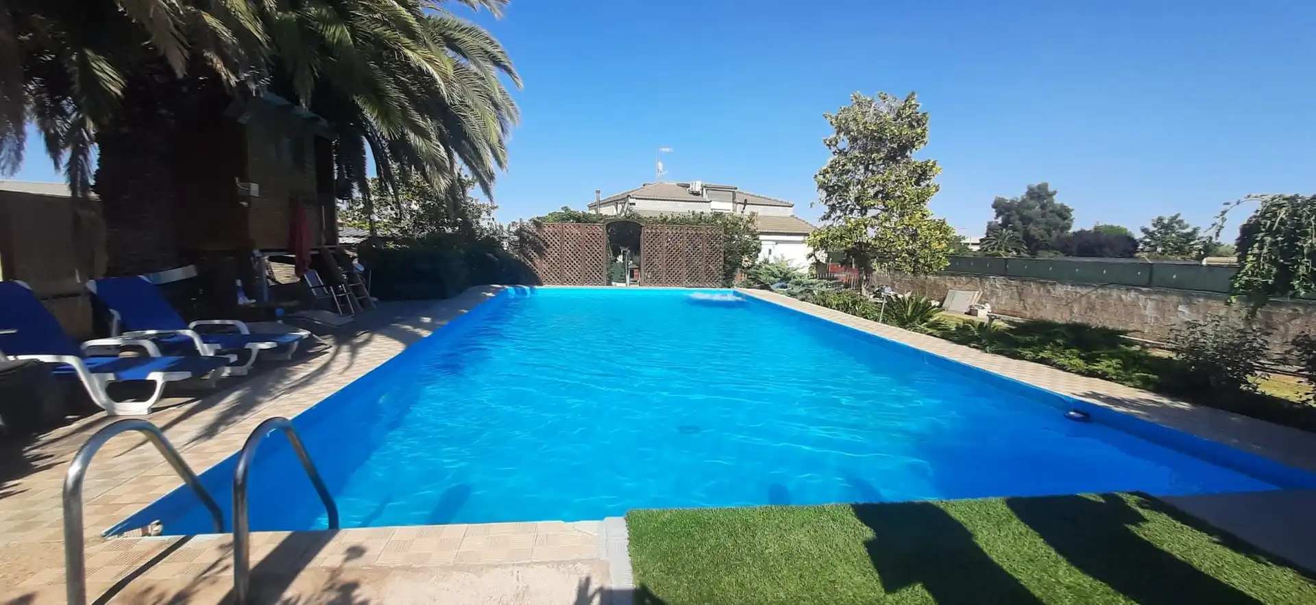 Piscina de Casa o xalet en venda en Calahorra