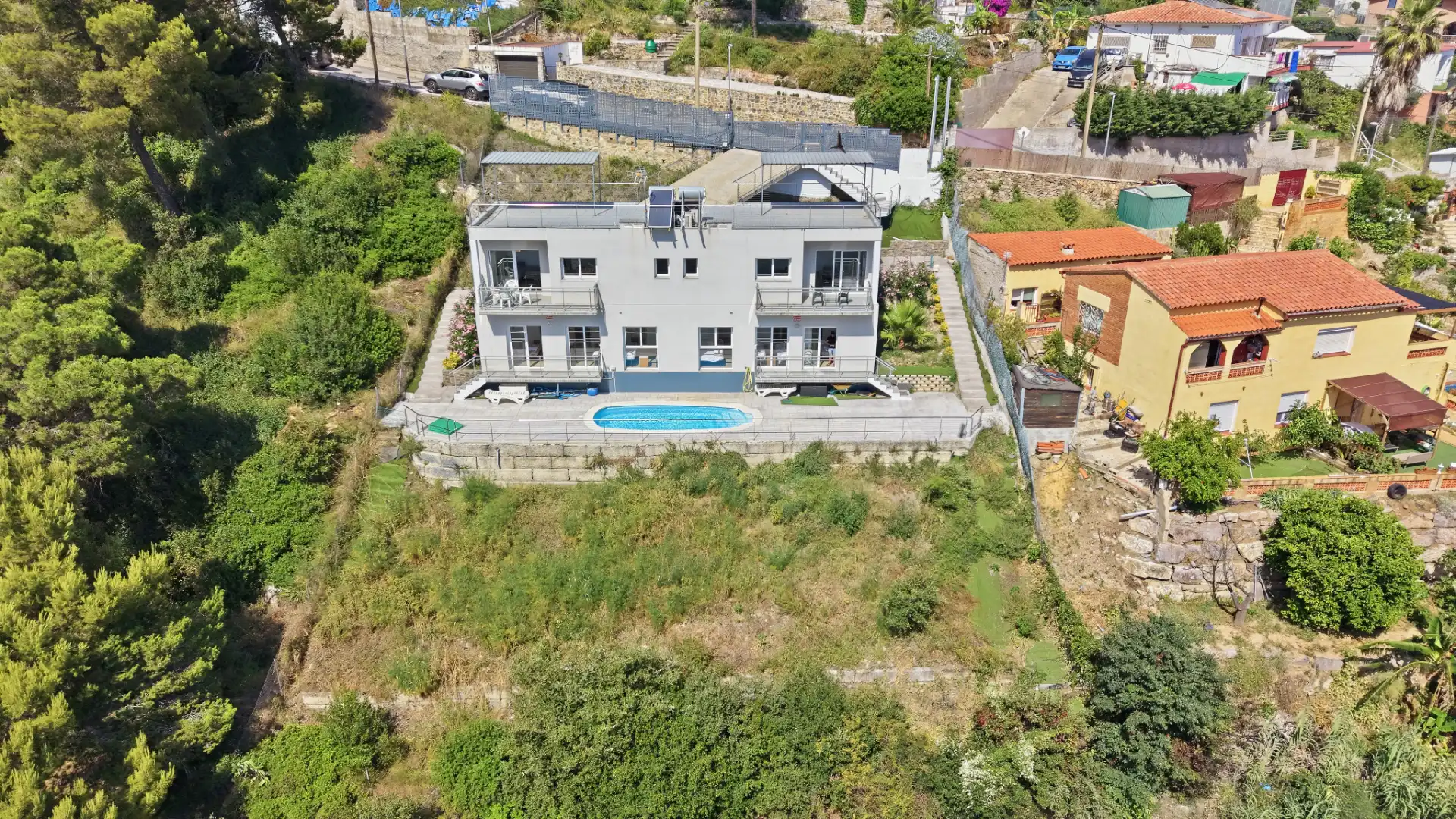 Außenansicht von Einfamilien-Reihenhaus zum Verkauf in Santa Susanna mit Klimaanlage, Privatgarten und Terrasse