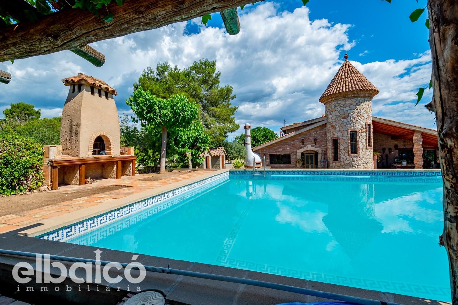 Piscina de Casa o xalet en venda en El Milà amb Aire condicionat, Calefacció i Jardí privat