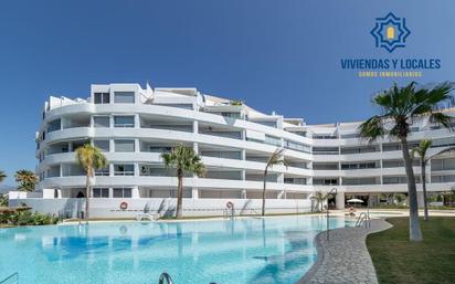 Vista exterior de Àtic en venda en Motril amb Aire condicionat, Jardí privat i Terrassa