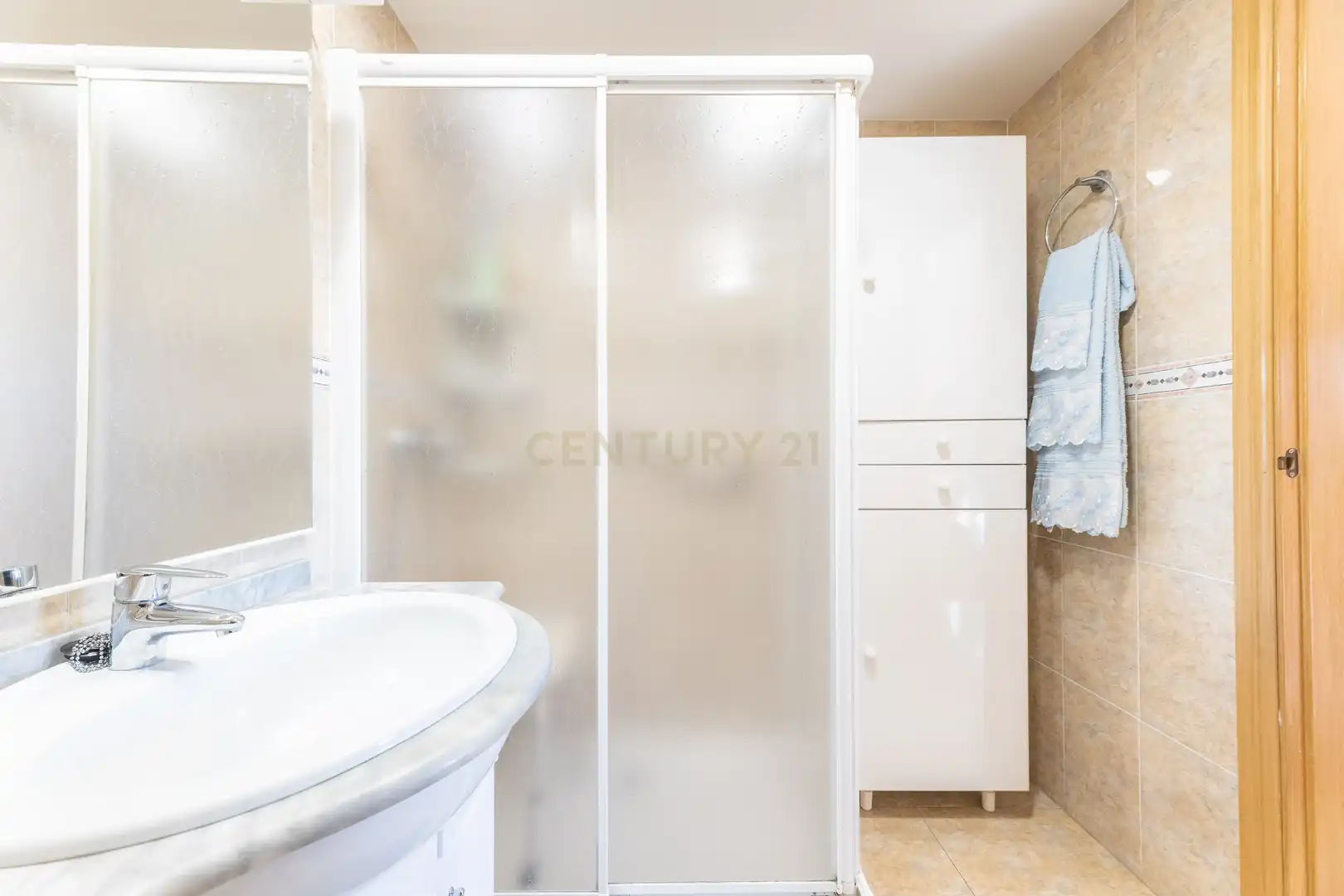 Baño de Piso en venta en Valencia con Aire acondicionado, Trastero y Horno
