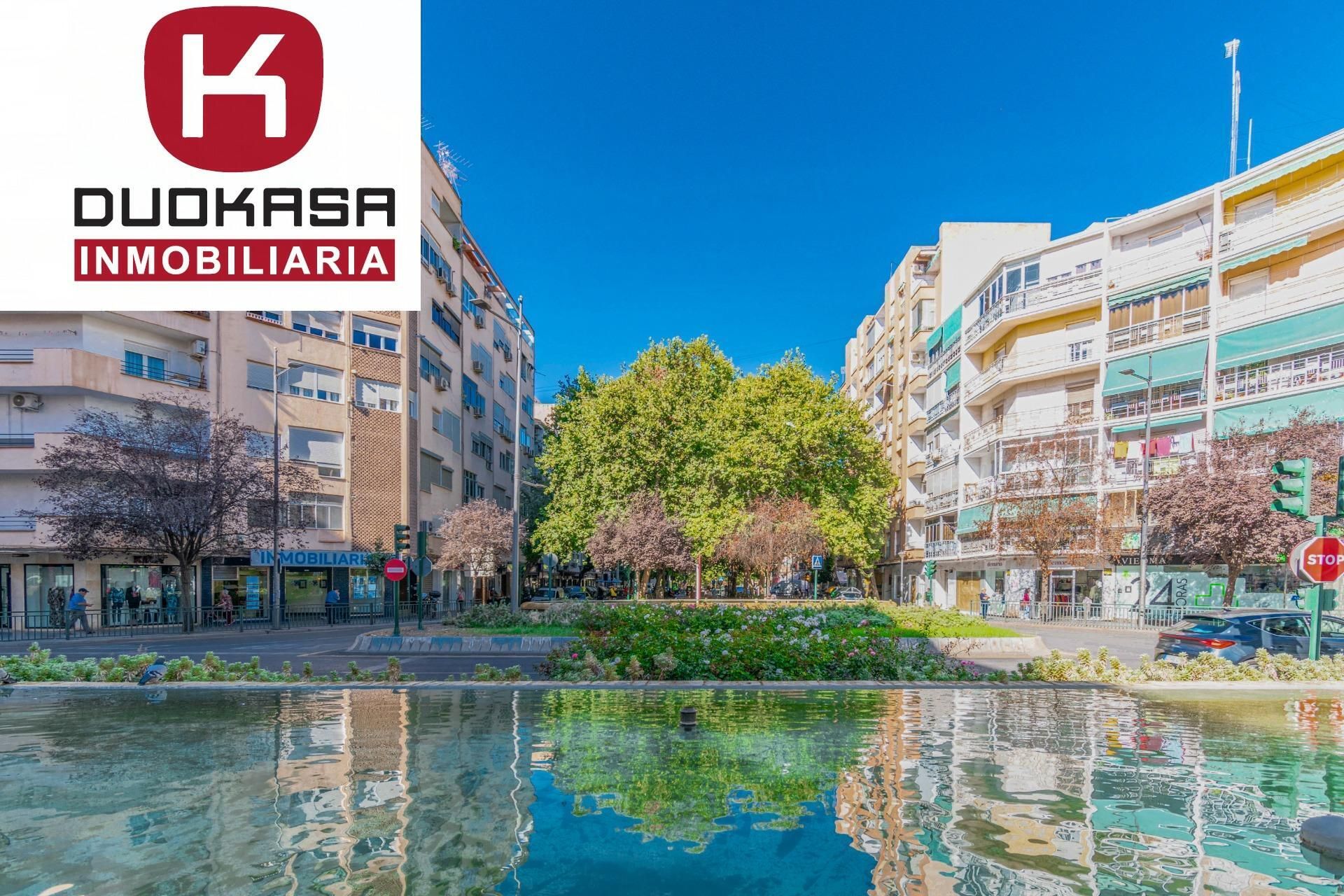 Vista exterior de Pis en venda en  Granada Capital