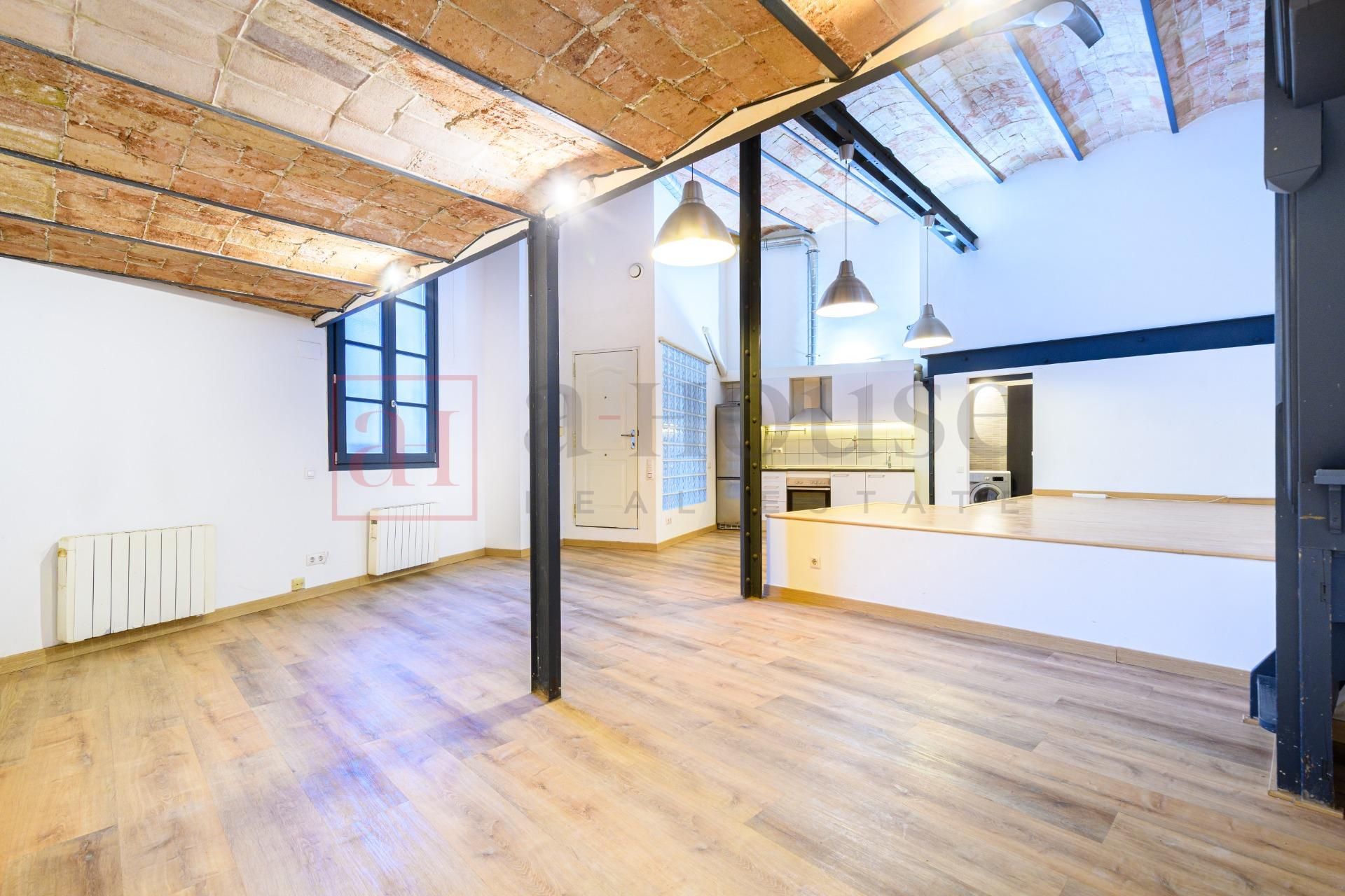 Loft en venda en  Barcelona Capital amb Calefacció, Jardí privat i Alarma