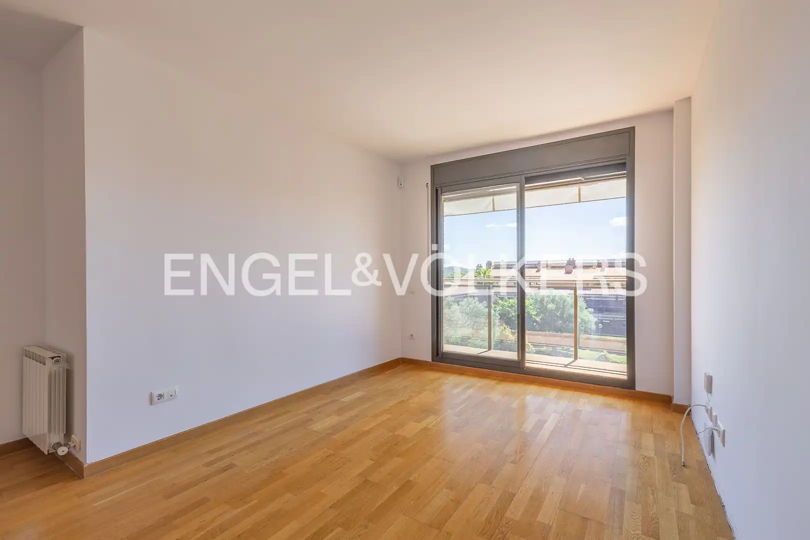 Bedroom of Flat for sale in Sant Cugat del Vallès  with Heating, Private garden and Parquet flooring