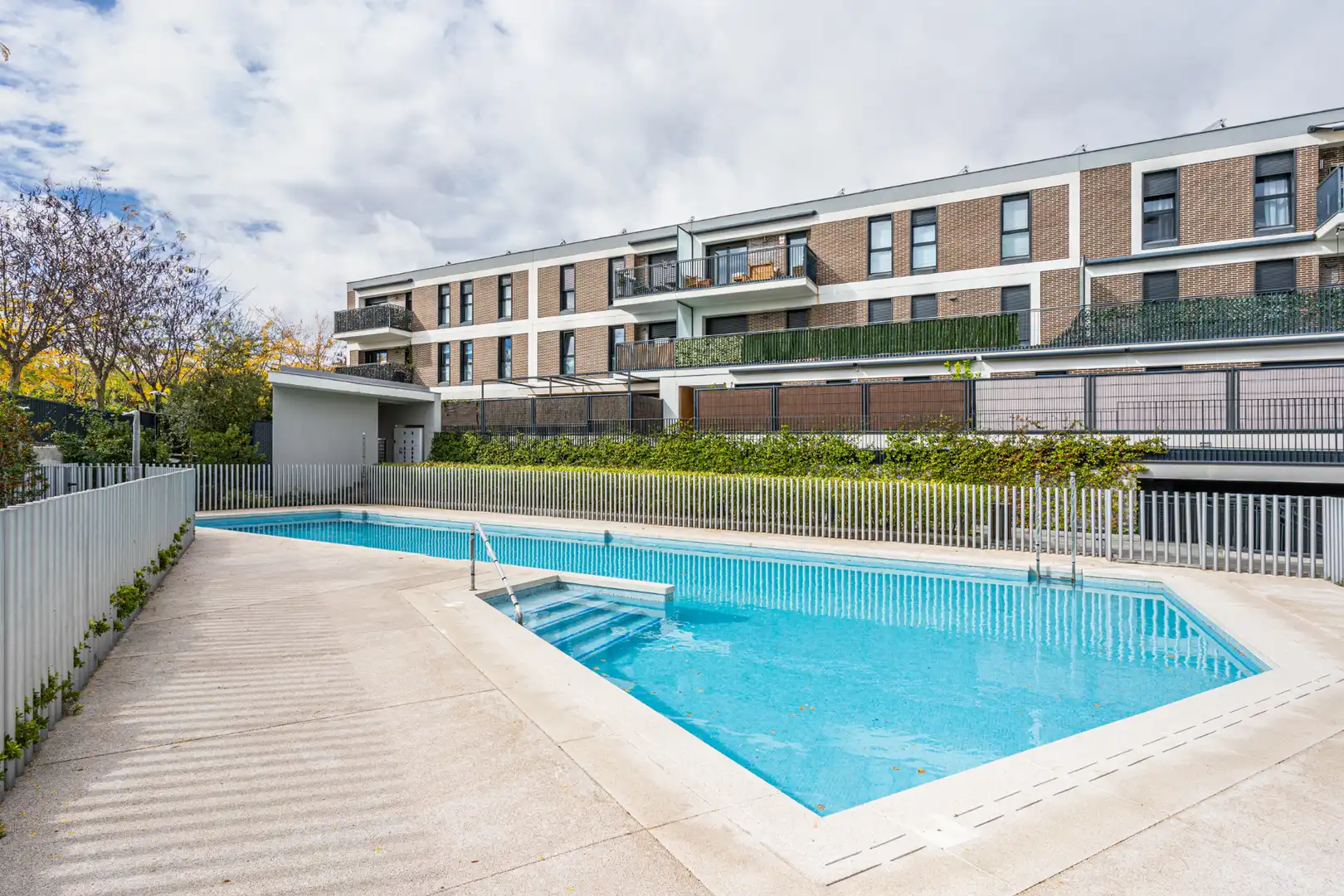 Swimming pool of Flat for sale in Las Rozas de Madrid  with Air Conditioner, Heating and Private garden