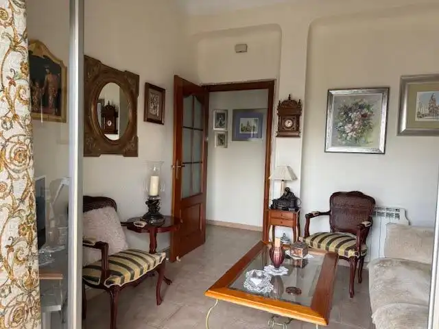 Wohnung zum Verkauf in Murcia mit Klimaanlage, Terrasse und Abstellraum