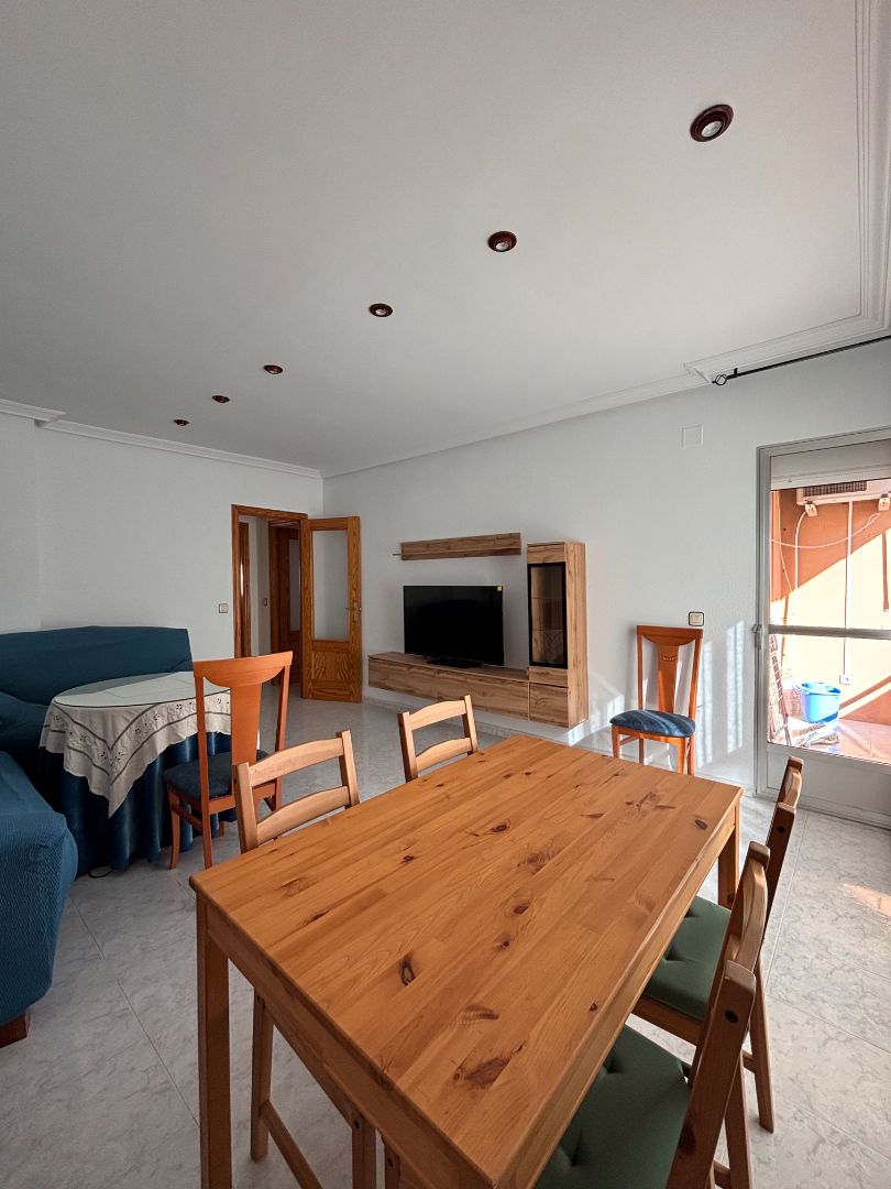 Living room of Flat to rent in Plasencia  with Air Conditioner, Furnished and Oven