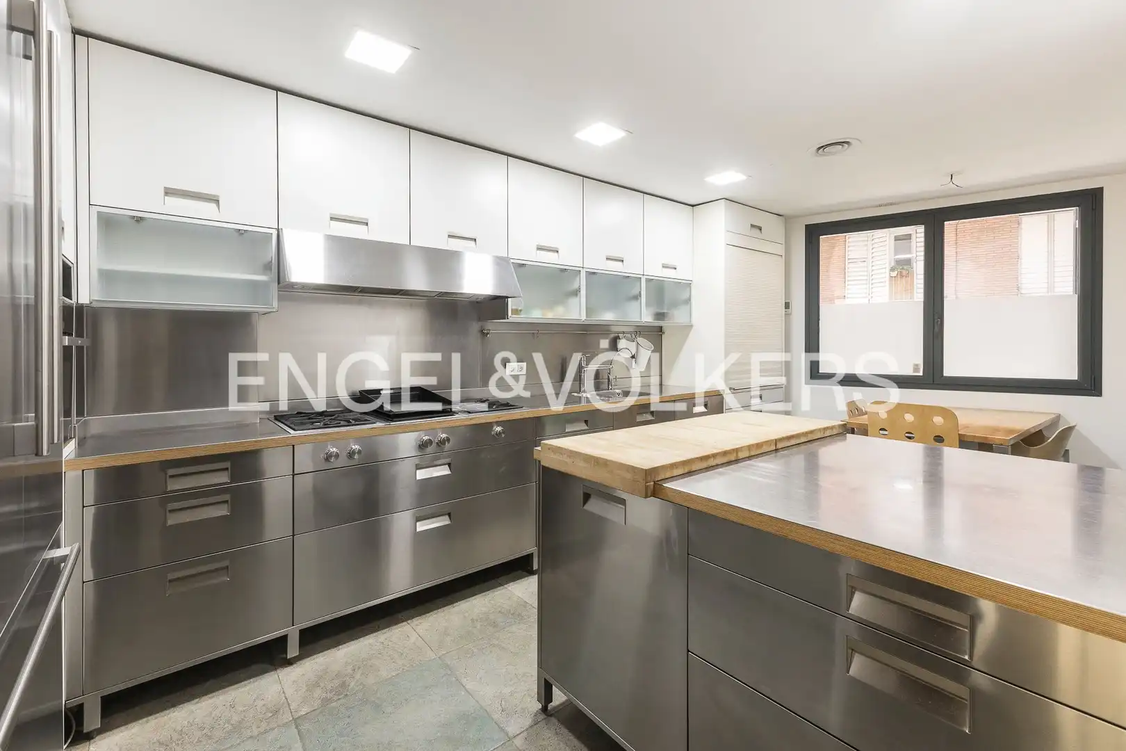Kitchen of Houses for sale in Barcelona  with Air Conditioner, Heating and Private garden