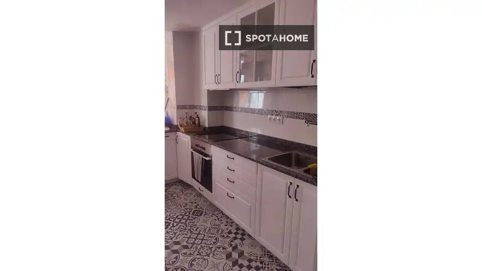 Kitchen of Flat for share in Málaga  with Air Conditioner, Terrace and Furnished
