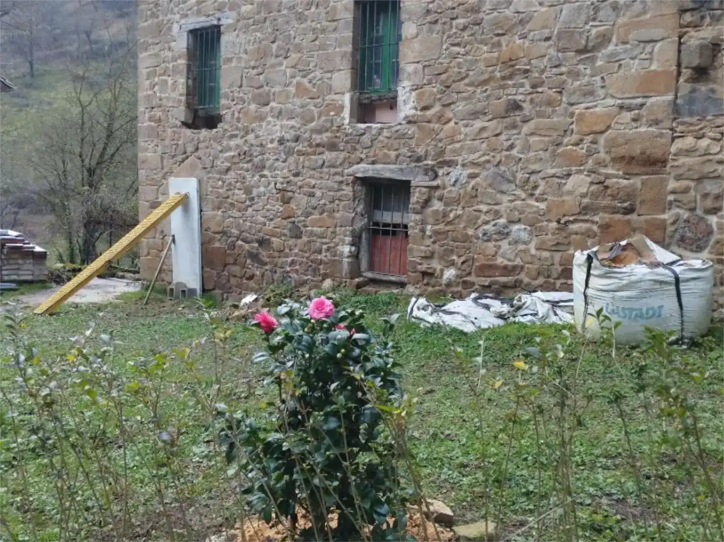 Vista exterior de Pis en venda en Zegama