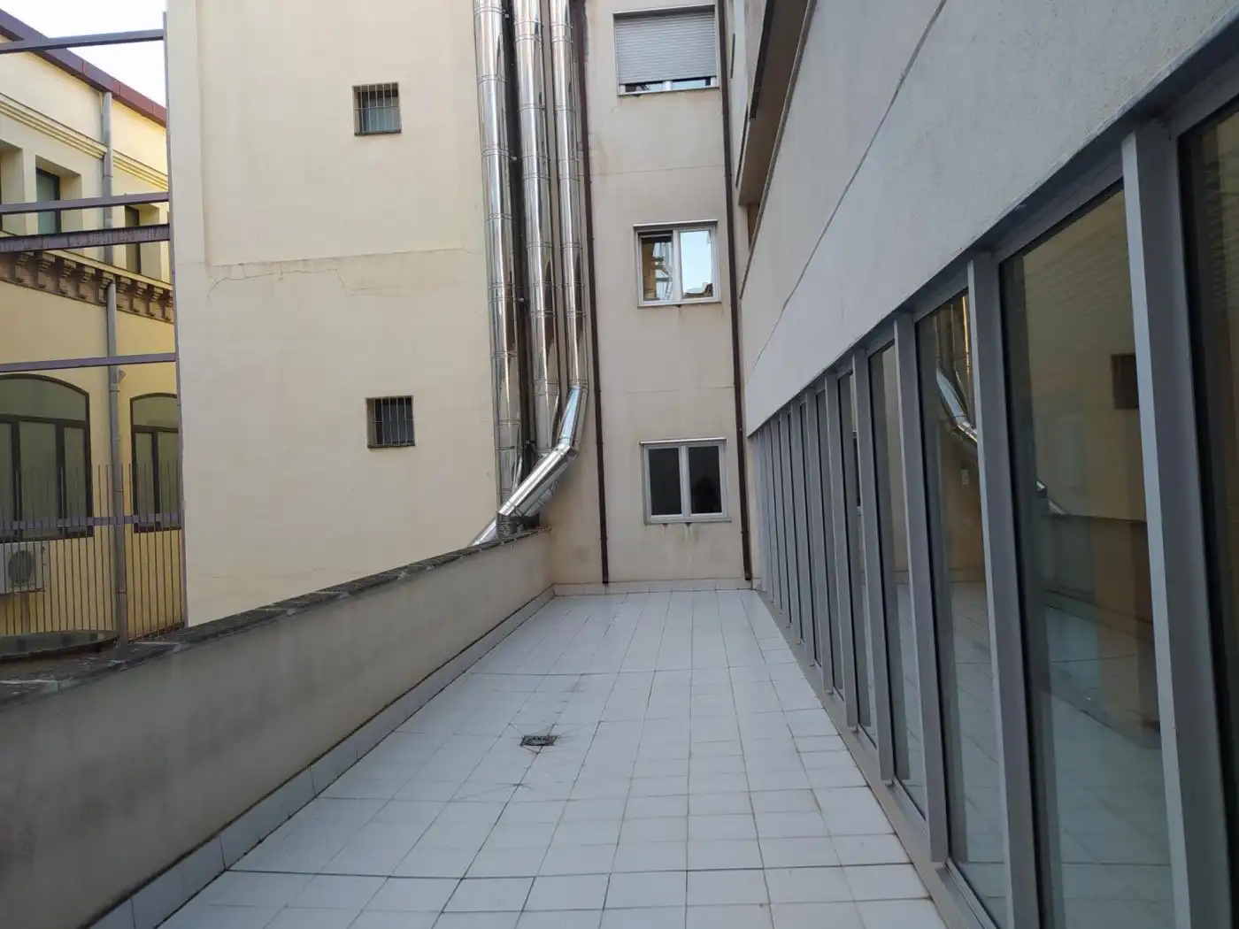 Vista exterior de Oficina de alquiler en Zaragoza