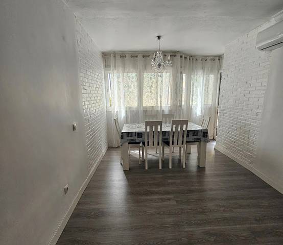 Piso en Alquiler en Parque Ayala - Jardín de la Abadía - Huelín