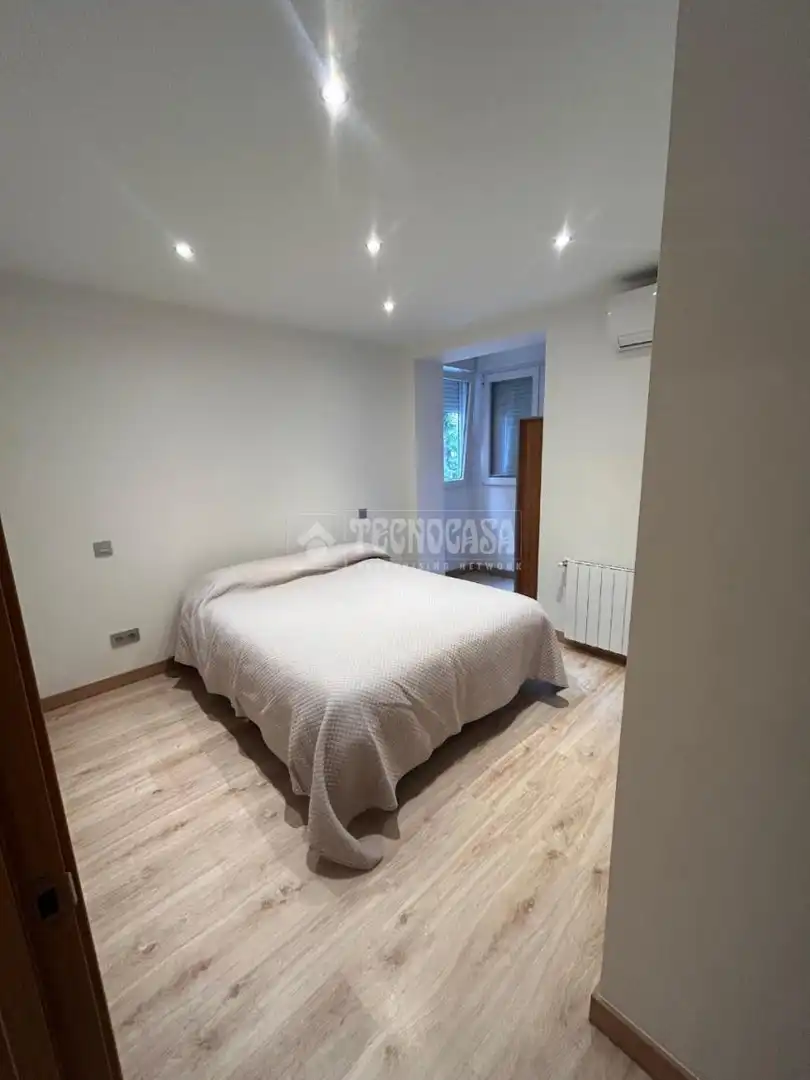 Habitación de Piso en venta en Madrid con Calefacción y Terraza