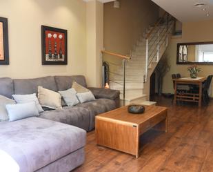 Living room of Single-family semi-detached for sale in  Barcelona Capital  with Air Conditioner, Terrace and Balcony