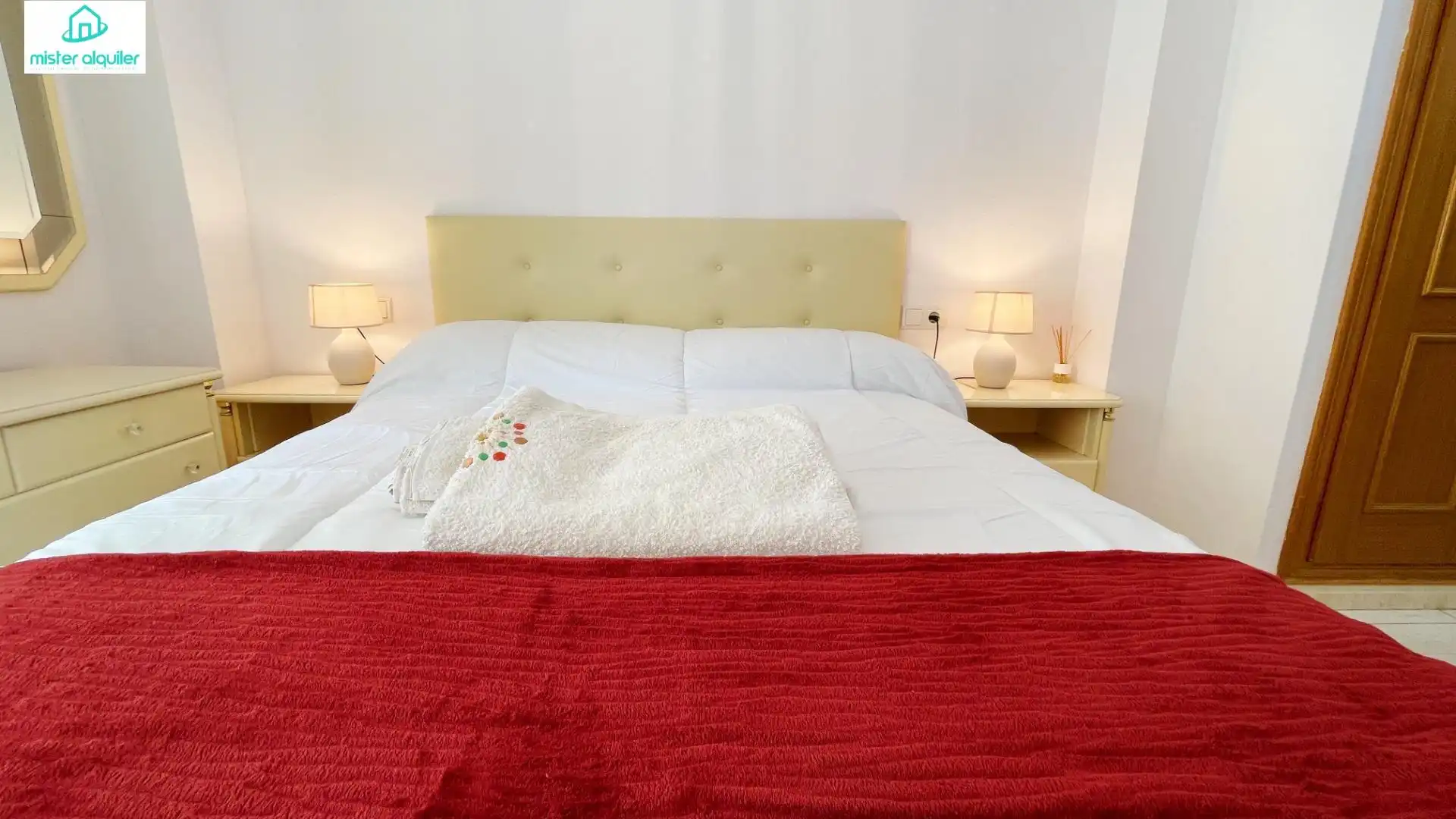 Dormitori de Apartament de lloguer en El Campello amb Aire condicionat, Calefacció i Terrassa