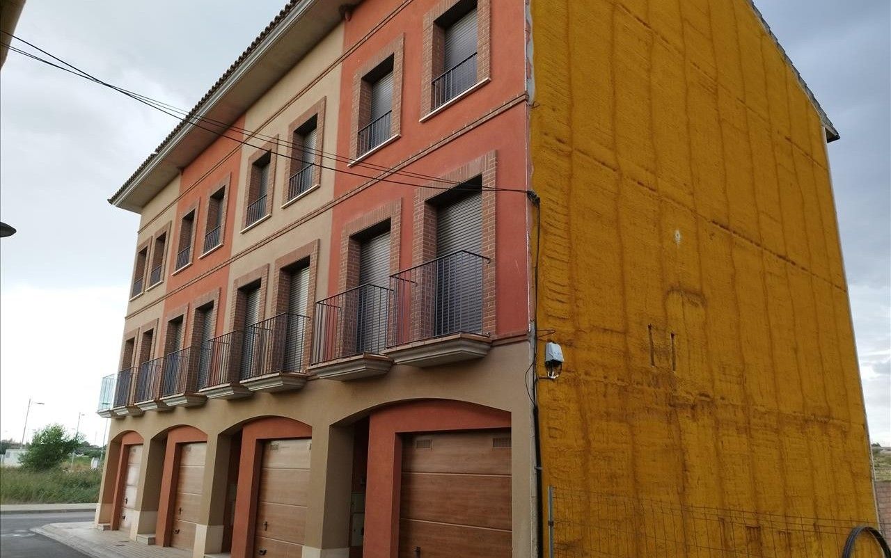Vista exterior de Casa o xalet en venda en Binéfar amb Balcó