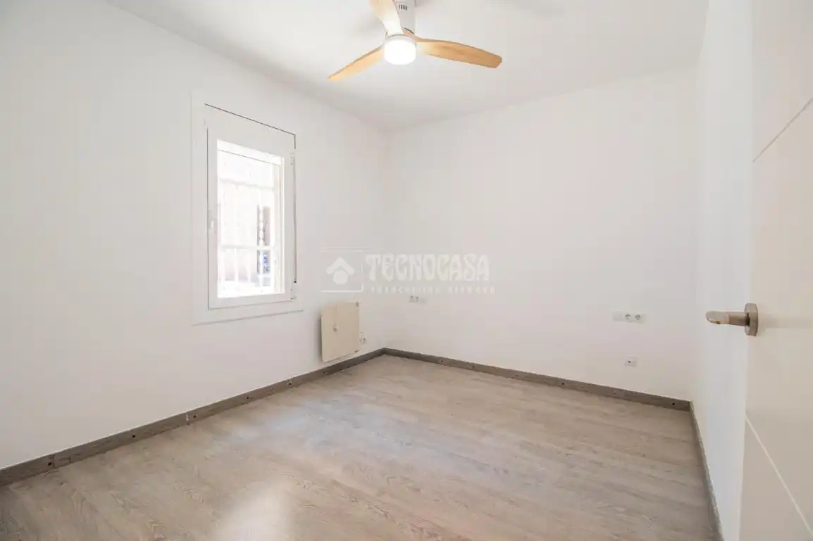 Habitación de Casa adosada en venta en Sant Cugat del Vallès con Calefacción y Terraza