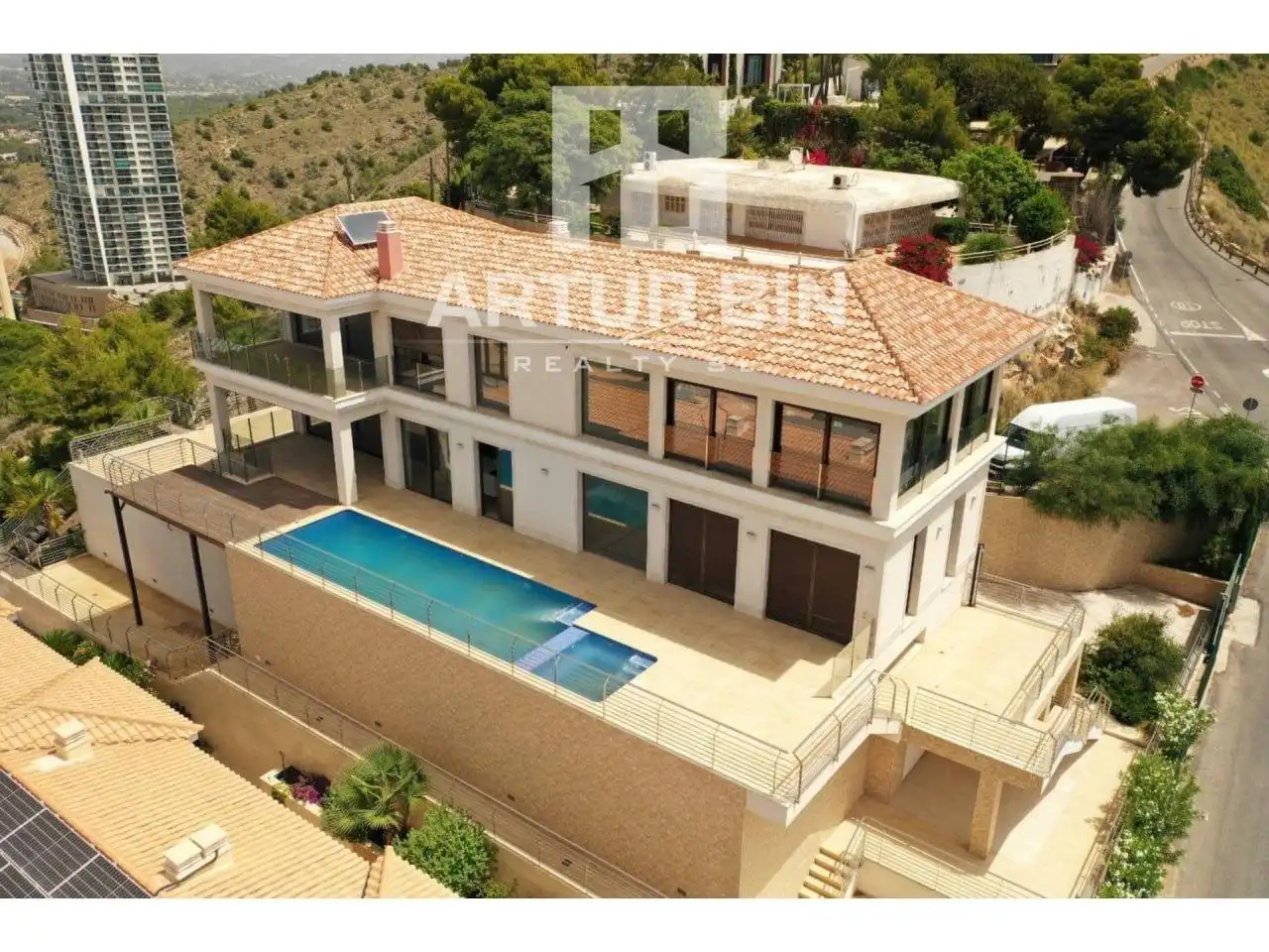 Detached house with pool for sale in Rincón de Loix