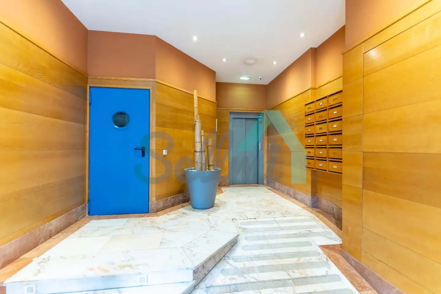 Piso de alquiler en Oviedo  con Calefacción, Parquet y Terraza
