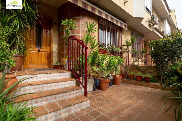 Casa adosada en Venta en Zarandona